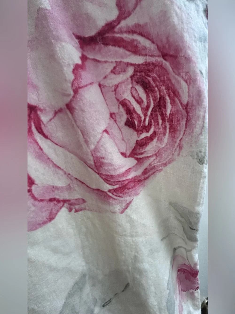 King Pillow Sham (1) Large Rose Pattern Linen Blend King  Sham. Envelope Closure